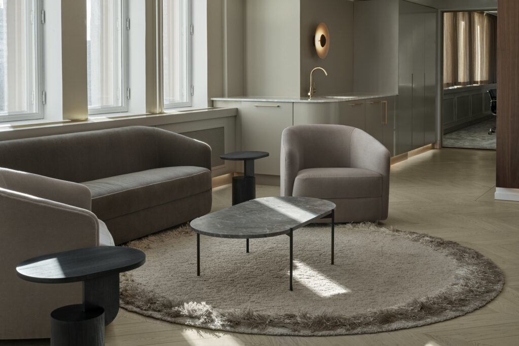 Ilmatar-headquarters-lobby-lounge-lobby-sofa-round shapes-interior architect-Kohina-v